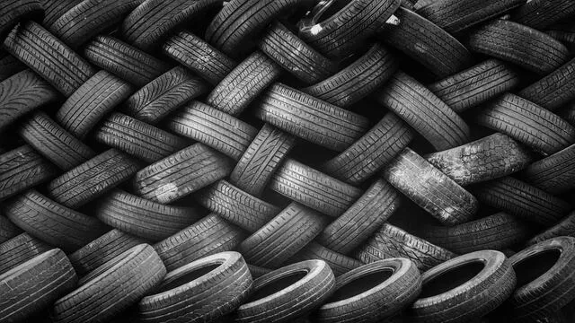 Tires stacked in Pattern